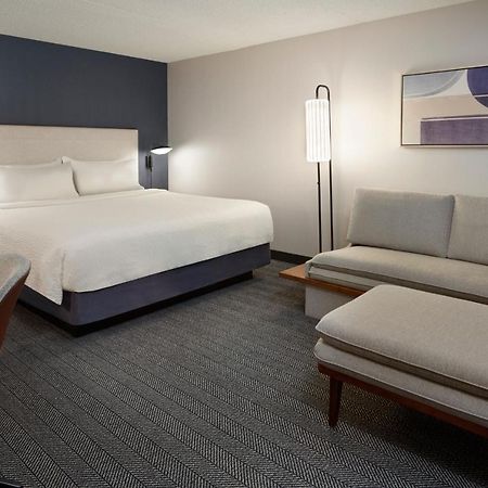Готель Courtyard By Marriott Toronto Mississauga/Meadowvale Екстер'єр фото