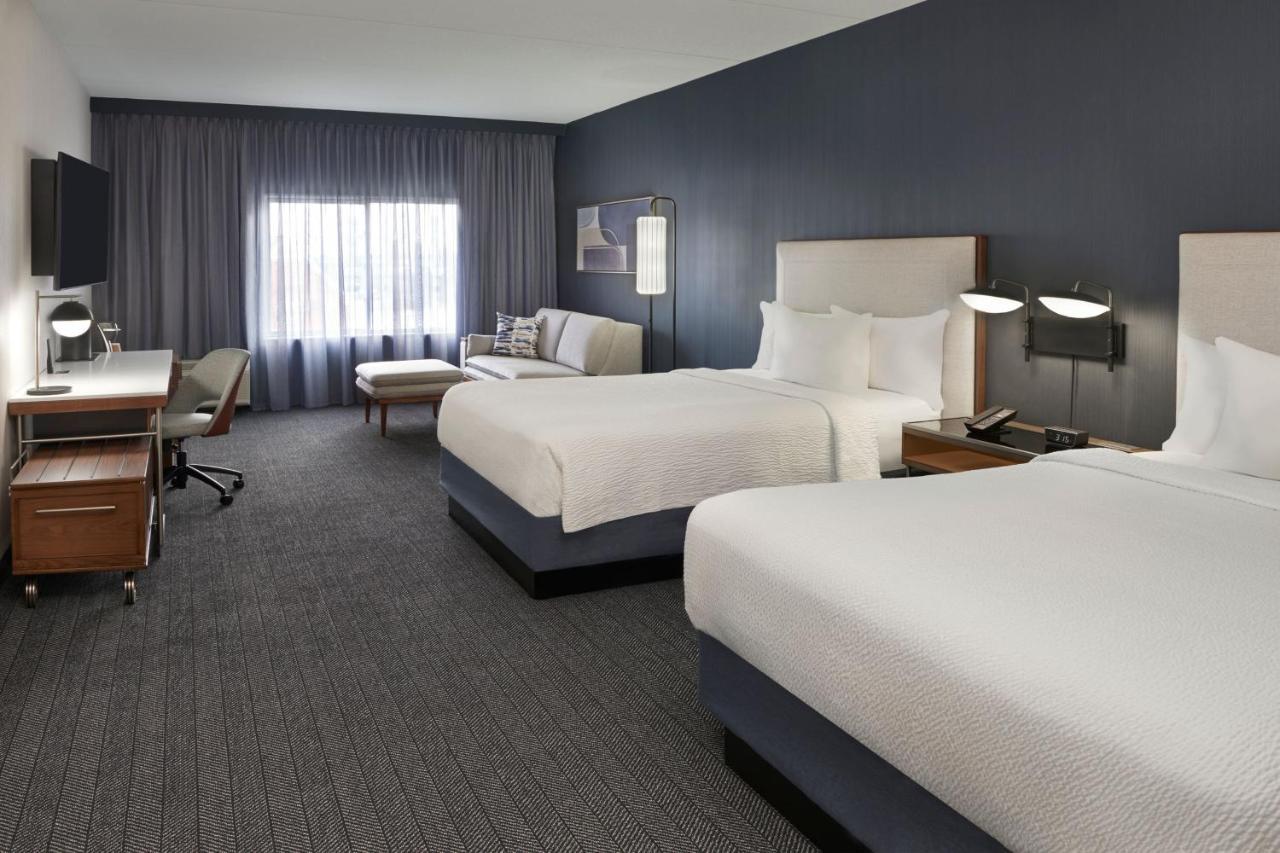 Готель Courtyard By Marriott Toronto Mississauga/Meadowvale Екстер'єр фото