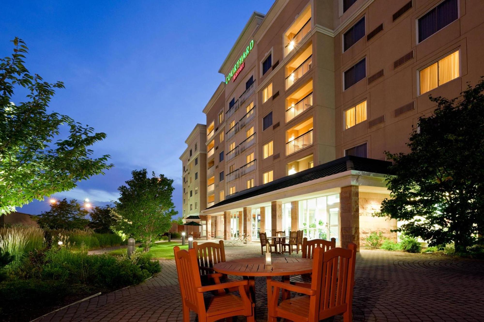 Готель Courtyard By Marriott Toronto Mississauga/Meadowvale Екстер'єр фото